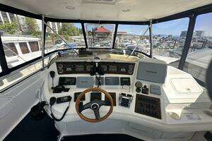 2000 Sea Ray 480 Sedan Bridge thumbnail 25