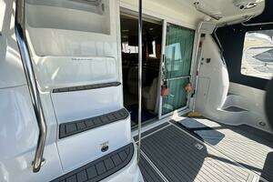 2000 Sea Ray 480 Sedan Bridge thumbnail 10