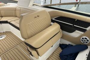 Photo 5983558 for 2021 Sea Ray SLX 310  