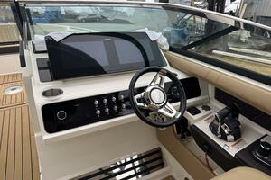 Photo 5983557 for 2021 Sea Ray SLX 310  