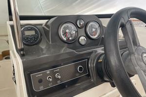 Photo 5981770 for 2019 Bayliner VR4 Bowrider OB  