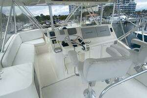 2002 Ocean Yachts 52 Super Sport thumbnail 10
