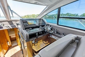 2019 Cruisers Yachts 54 Cantius thumbnail 41