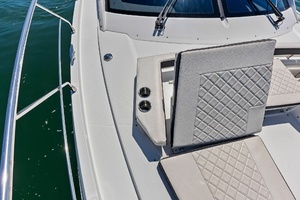 2019 Cruisers Yachts 54 Cantius thumbnail 28