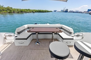 2019 Cruisers Yachts 54 Cantius thumbnail 23