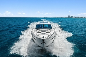 2019 Cruisers Yachts 54 Cantius thumbnail 13