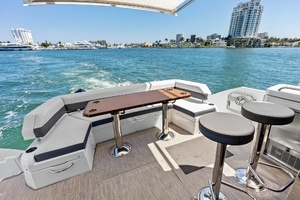 2019 Cruisers Yachts 54 Cantius thumbnail 22