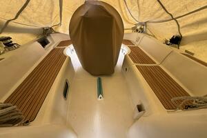 2000 Beneteau 361 thumbnail 10