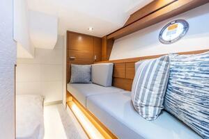 40FT (12.37M) TIARA YACHTS