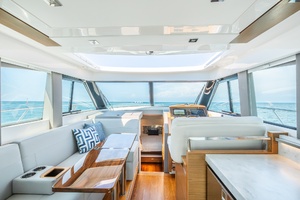 2023 Tiara Yachts 39 Coupe thumbnail 13