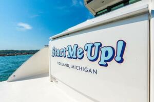 40FT (12.37M) TIARA YACHTS