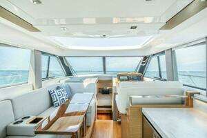 2023 Tiara Yachts 39 Coupe thumbnail 3