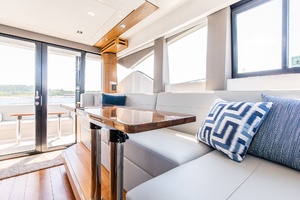 2023 Tiara Yachts 39 Coupe thumbnail 34