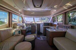 2013 Sea Ray 520 Sedan Bridge thumbnail 4