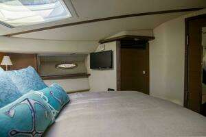 2013 Sea Ray 520 Sedan Bridge thumbnail 12