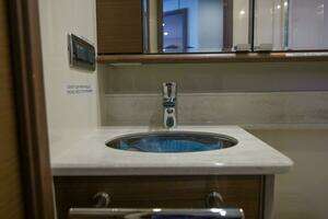 2013 Sea Ray 520 Sedan Bridge thumbnail 18