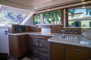 2013 Sea Ray 520 Sedan Bridge thumbnail 9
