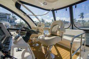 2013 Sea Ray 520 Sedan Bridge thumbnail 28