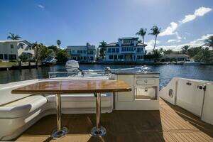 2013 Sea Ray 520 Sedan Bridge thumbnail 36