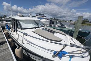 2023 Jeanneau NC 1095 Weekender thumbnail 7