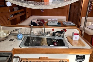 2002 Catalina 470 thumbnail 20