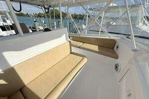 1992 Viking 50 Convertible thumbnail 18