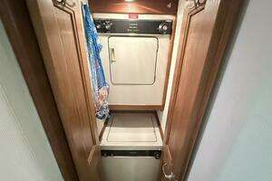 1992 Viking 50 Convertible thumbnail 31