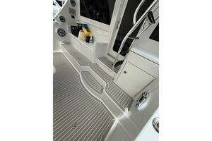 2013 Hatteras GT54 thumbnail 7