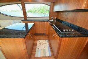 2013 Hatteras GT54 thumbnail 21