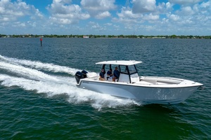 34FT (10.36M) REEF RUNNER