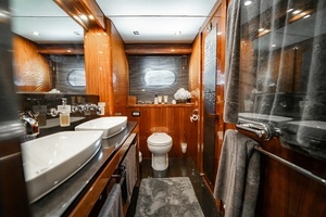 2010 Sunseeker 34 Metre Yacht thumbnail 55