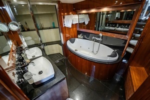 2010 Sunseeker 34 Metre Yacht thumbnail 52