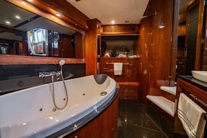 2010 Sunseeker 34 Metre Yacht thumbnail 51