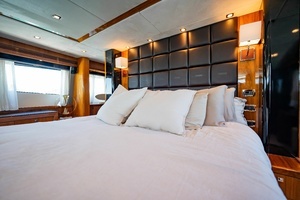 2010 Sunseeker 34 Metre Yacht thumbnail 45