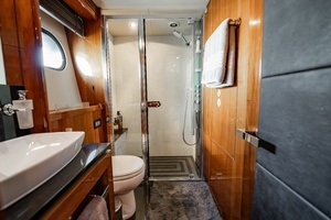 2010 Sunseeker 34 Metre Yacht thumbnail 66