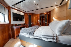 2010 Sunseeker 34 Metre Yacht thumbnail 60