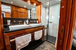 2010 Sunseeker 34 Metre Yacht thumbnail 63