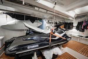 2010 Sunseeker 34 Metre Yacht thumbnail 72