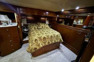 Moonstruck 53ft Carver Yacht For Sale