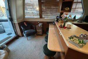 1998 Carver 530 Voyager thumbnail 20