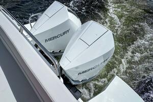 2026 Beneteau Antares 9 thumbnail 10