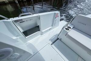 2026 Beneteau Antares 9 thumbnail 14