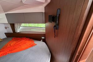 2026 Beneteau Antares 9 thumbnail 24