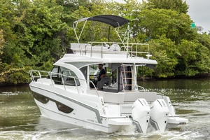 36FT (11.15M) BENETEAU Worth Avenue Yachts