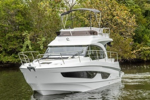 2026 Beneteau Antares 11 thumbnail 6