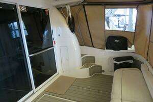 1999 Sea Ray 480 Sedan Bridge thumbnail 9