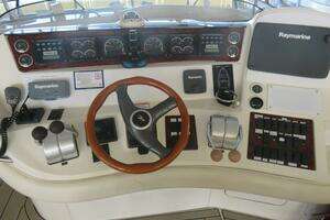 1999 Sea Ray 480 Sedan Bridge thumbnail 5