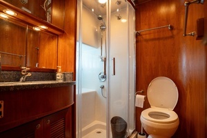 2001 Symbol 62 Pilothouse thumbnail 32