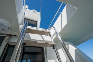 2001 Symbol 62 Pilothouse thumbnail 12