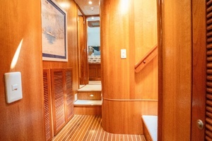 2001 Symbol 62 Pilothouse thumbnail 27